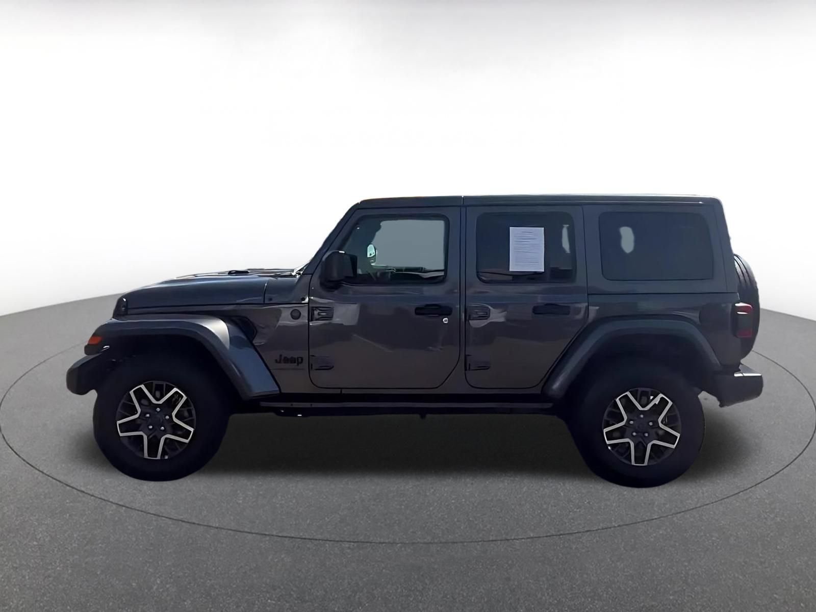 Used 2025 Jeep Wrangler Unlimited Sahara AWD/4WD image 8