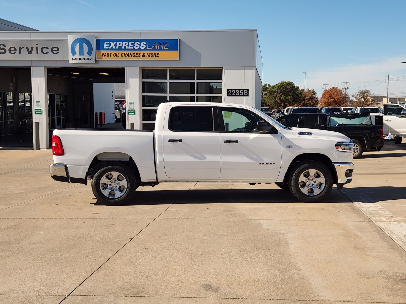 New 2026 RAM 1500 4x4 Crew Cab image 7