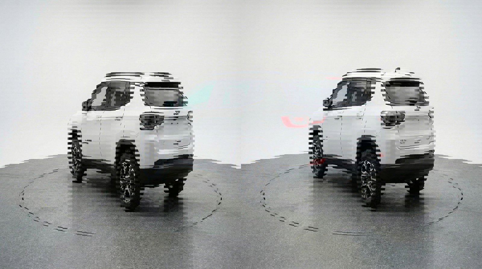 Used 2025 Jeep Compass Trailhawk image 5