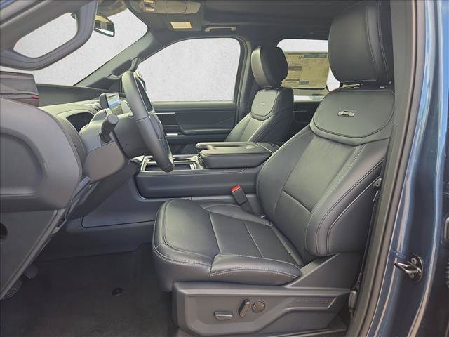 New 2027 Ford Expedition Platinum w/ Stealth Appearance Package RWD image 4