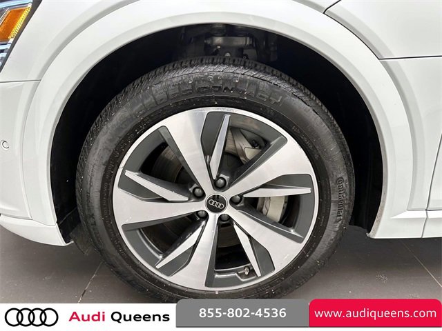Used 2024 Audi Q8 e-tron Premium Plus image 8