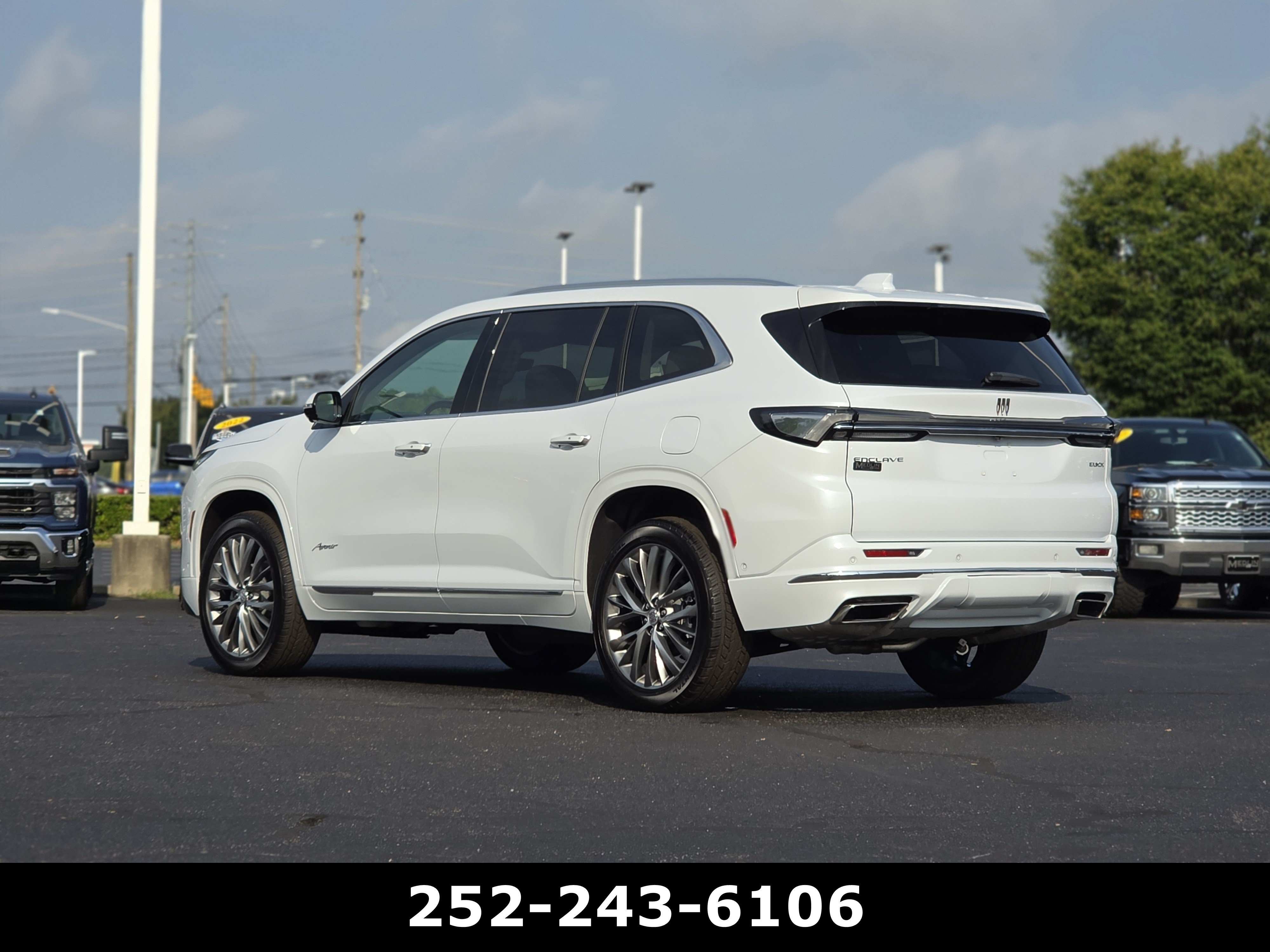 Used 2026 Buick Enclave Avenir w/ Super Cruise Package FWD image 5