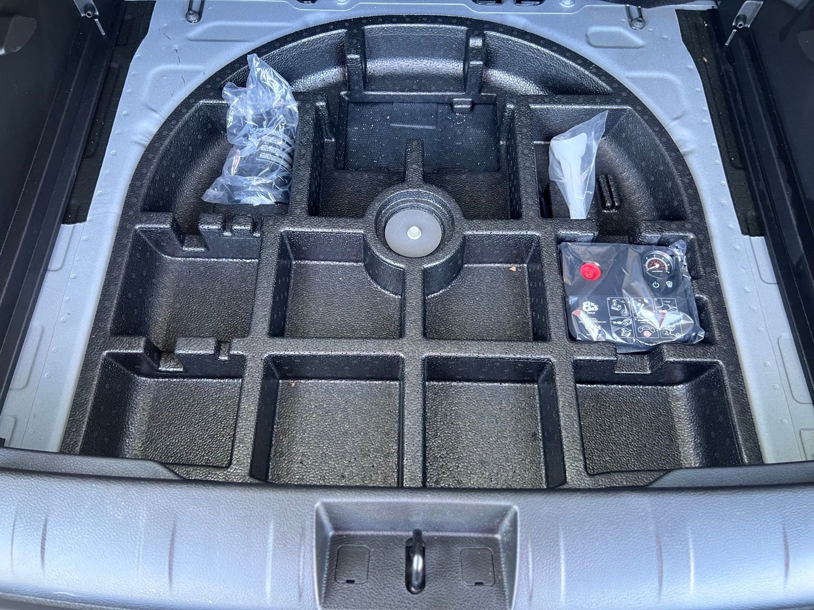 Used 2023 Jeep Renegade Altitude AWD/4WD image 12