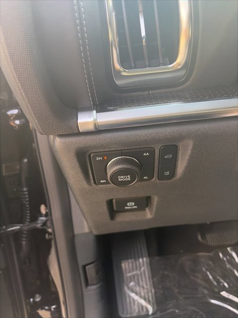 New 2026 Ford Expedition Platinum w/ Stealth Performance Package AWD/4WD image 32