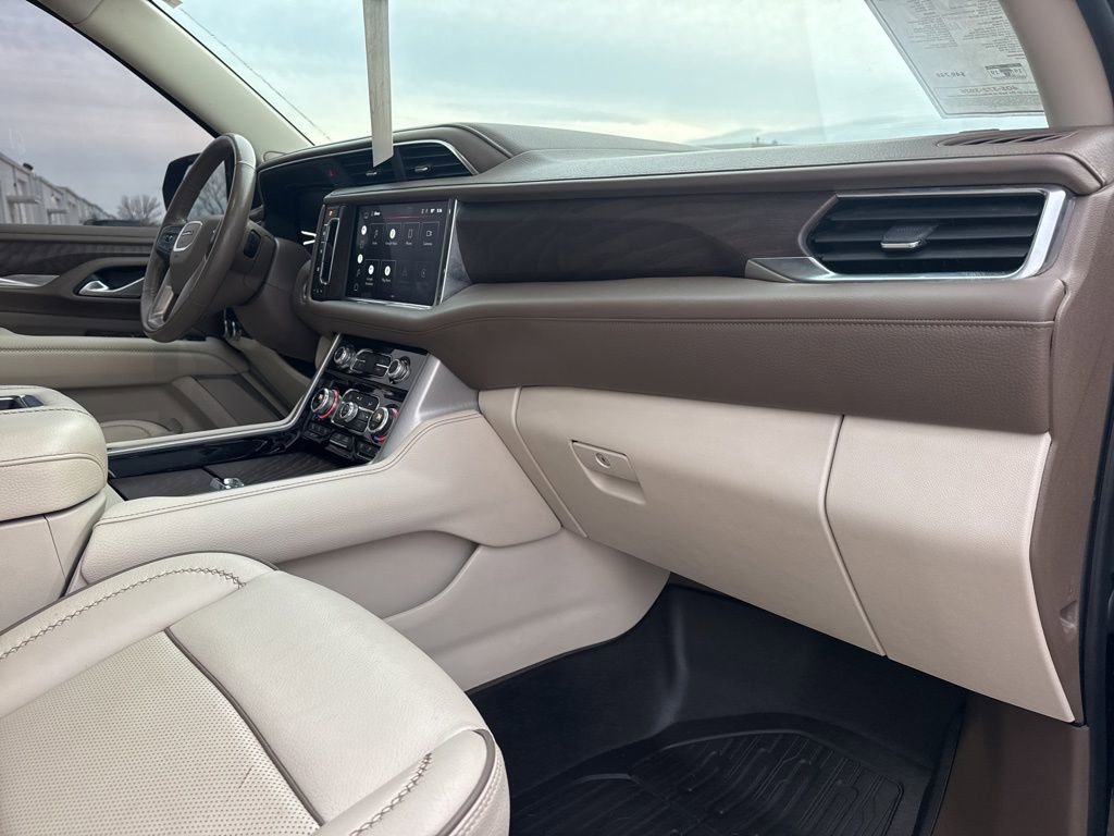 Used 2022 GMC Yukon XL Denali w/ Denali Premium Package image 57