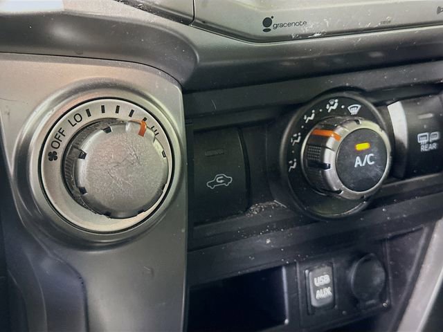 Used 2018 Toyota 4Runner SR5 Premium image 17