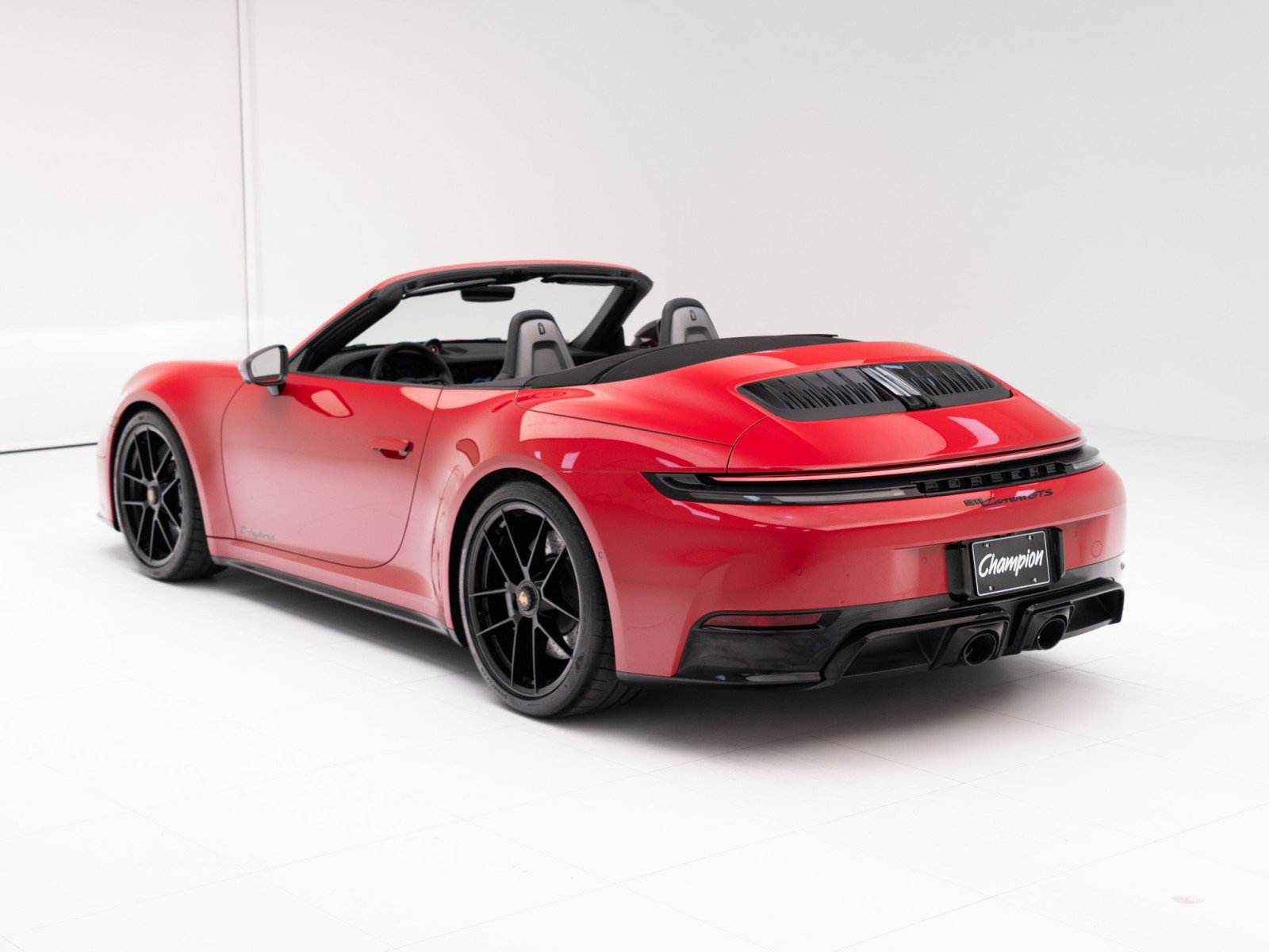 Certified 2025 Porsche 911 Carrera 4 GTS image 3