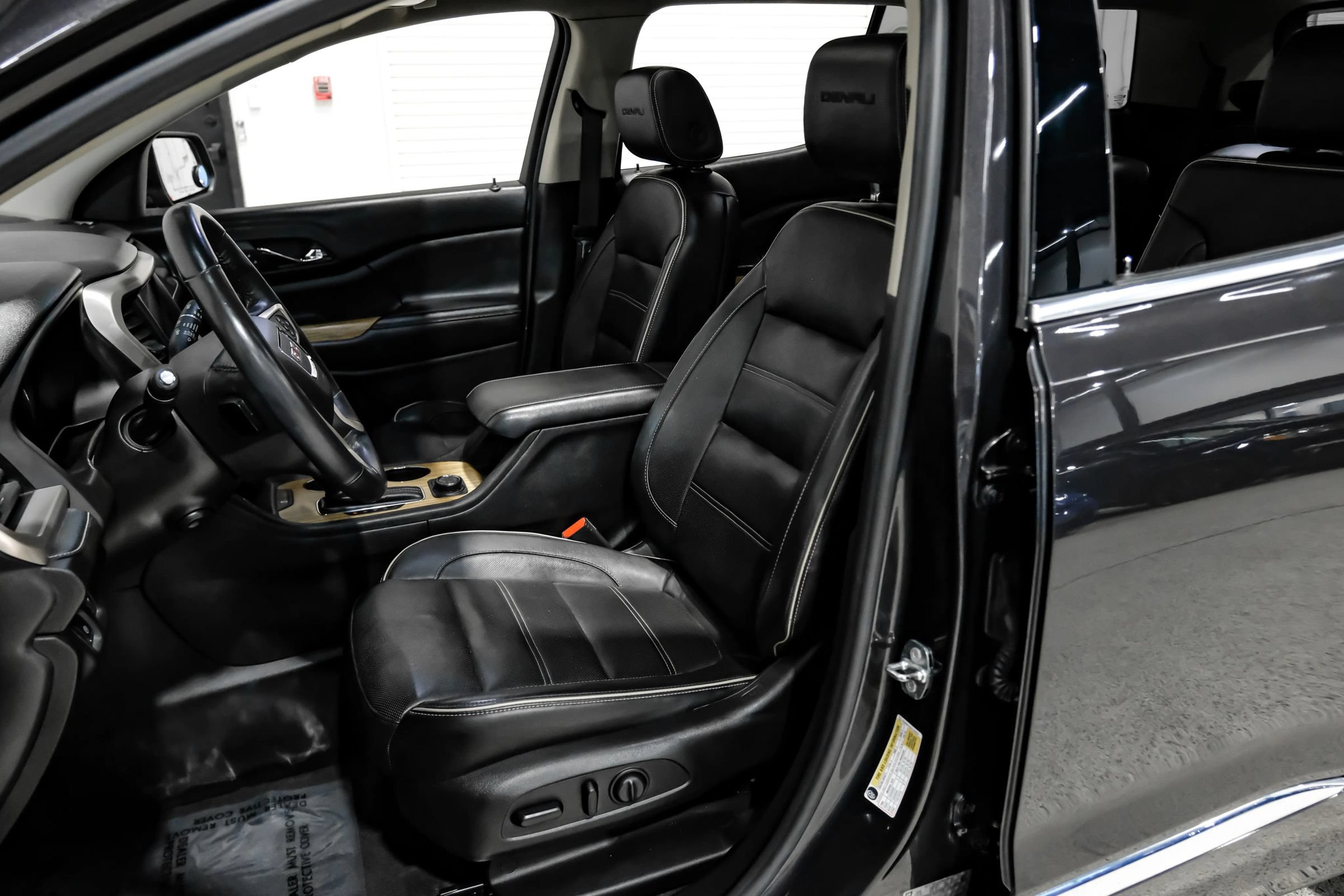 Used 2017 GMC Acadia Denali AWD/4WD image 26