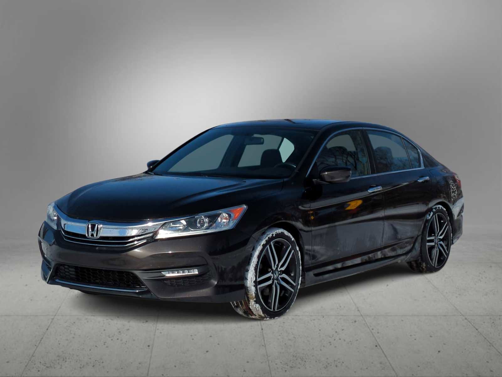 Used 2017 Honda Accord Sport Special Edition image 4