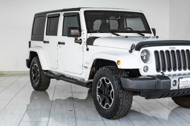 Used 2015 Jeep Wrangler Unlimited Sahara w/ Connectivity Group image 55