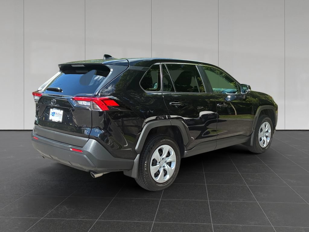 Used 2025 Toyota RAV4 LE AWD/4WD image 5