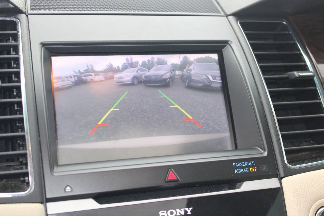 Used 2013 Ford Taurus Limited FWD image 17
