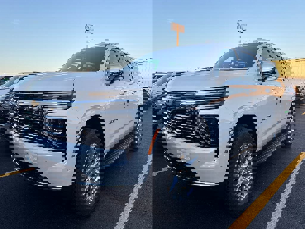 New 2026 Chevrolet Suburban Premier AWD/4WD image 1