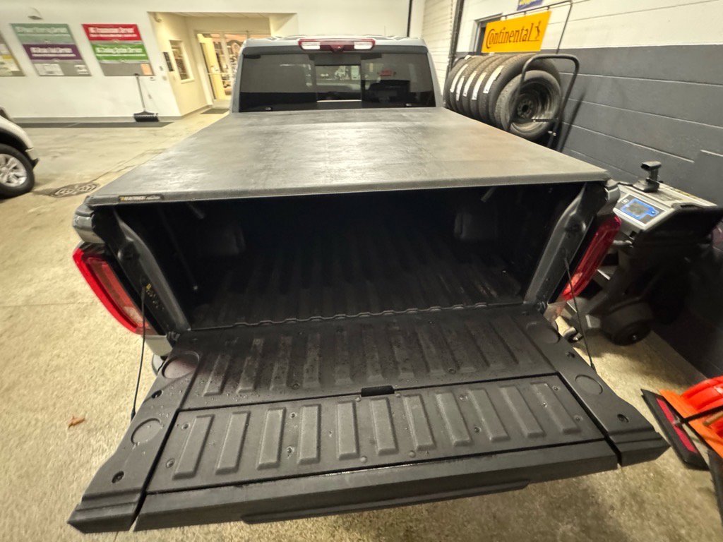 Used 2025 GMC Sierra 1500 Denali w/ Denali Reserve Package image 9