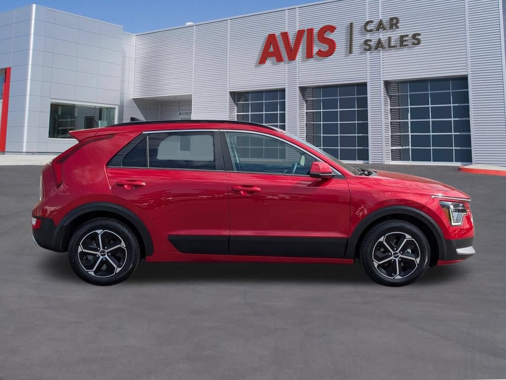 Used 2025 Kia Niro LX FWD image 5