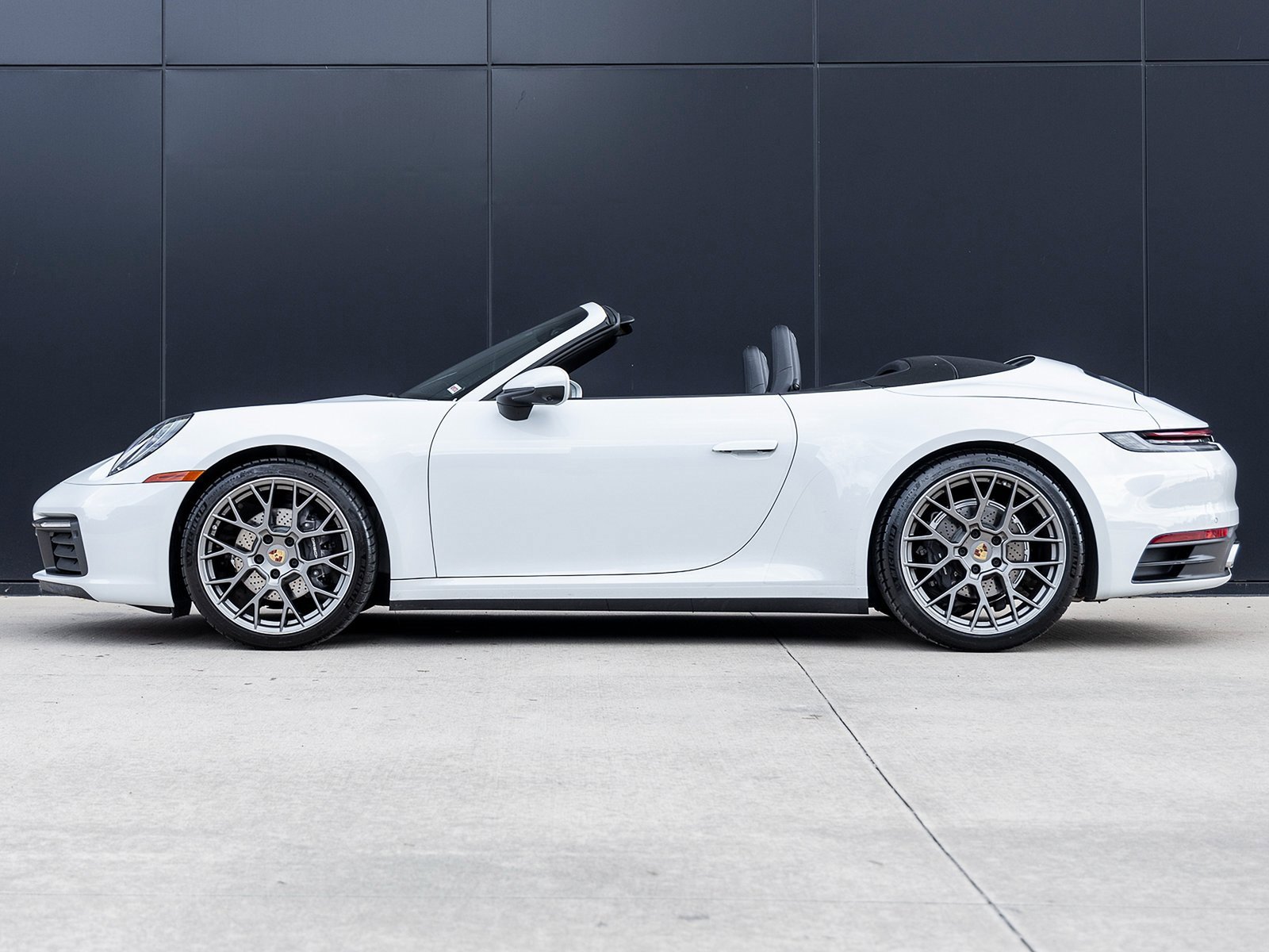 Certified 2022 Porsche 911 Carrera image 2