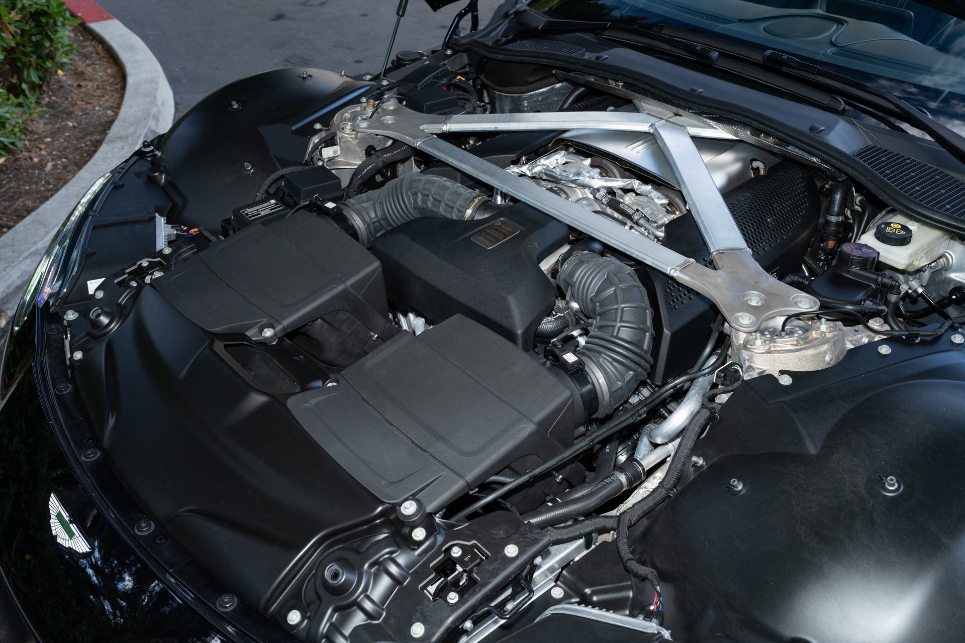 Used 2023 Aston Martin V8 Vantage image 13