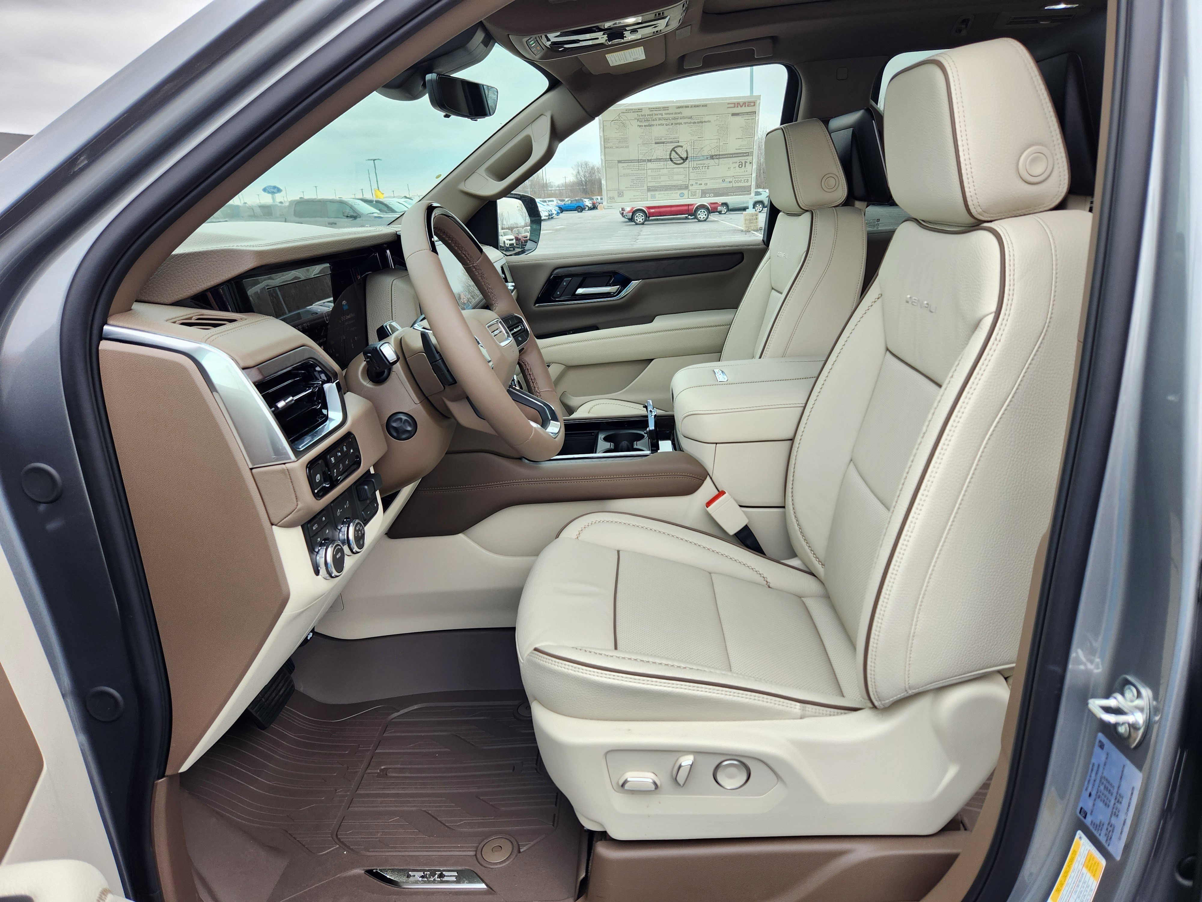 New 2026 GMC Yukon XL Denali w/ Denali Reserve Package image 10