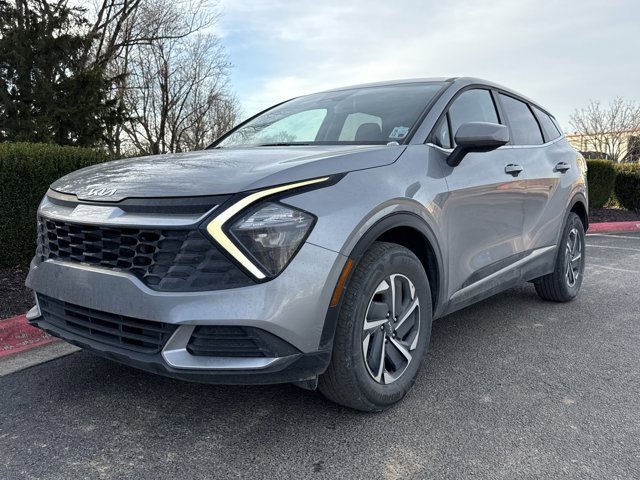 Used 2023 Kia Sportage LX image 9