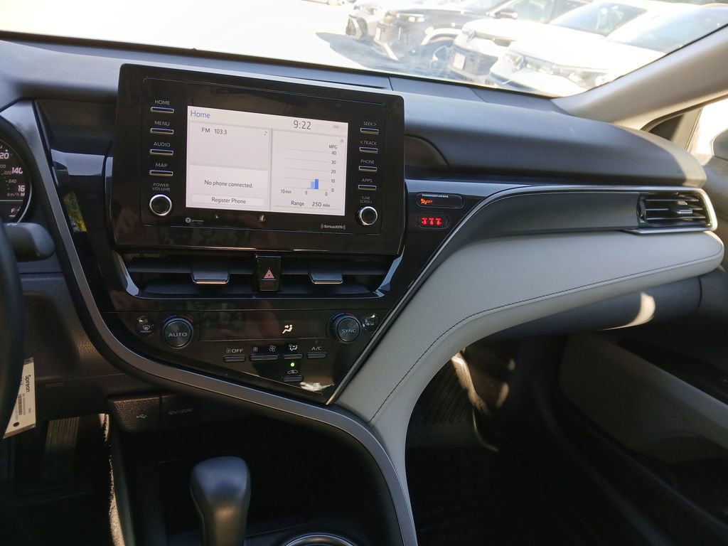 Used 2024 Toyota Camry SE image 21