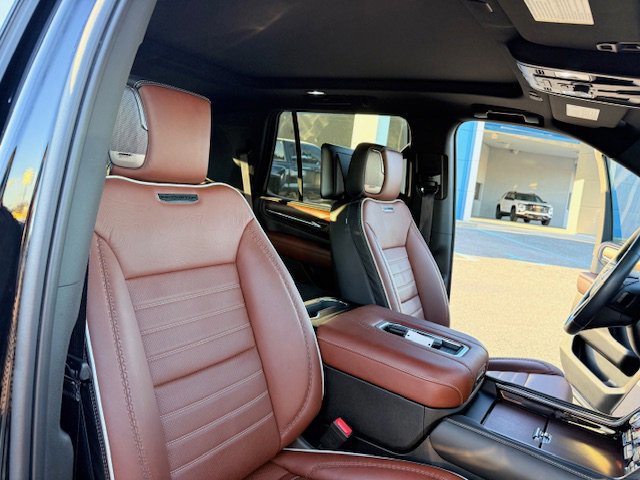 Used 2023 GMC Yukon Denali Ultimate image 26