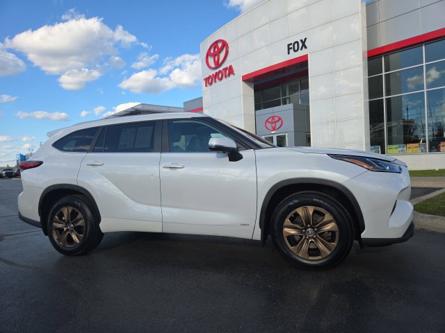 Used 2023 Toyota Highlander Bronze Edition