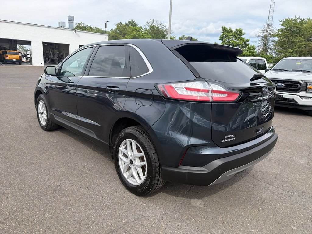 Used 2024 Ford Edge SEL w/ Convenience Package AWD/4WD image 3