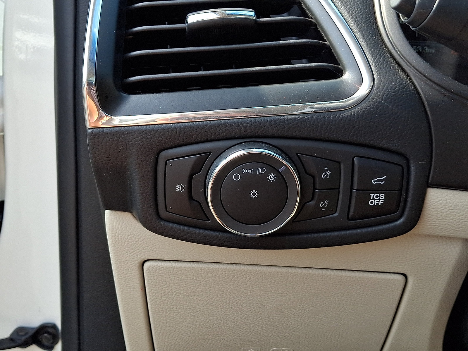 Certified 2023 Ford Edge Titanium AWD/4WD image 28