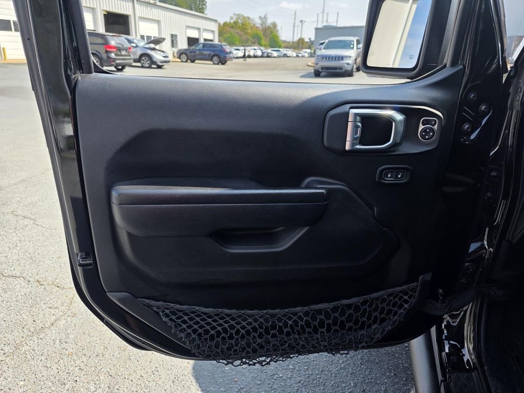 Used 2021 Jeep Gladiator Mojave w/ Trailer Tow Package image 13