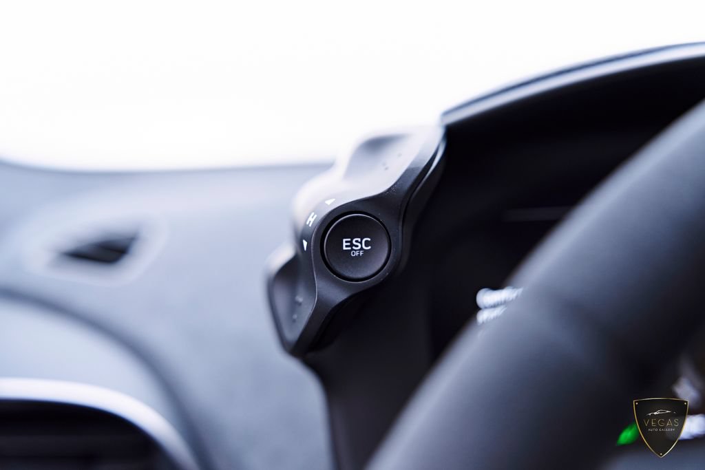 Used 2025 McLaren Artura RWD image 70