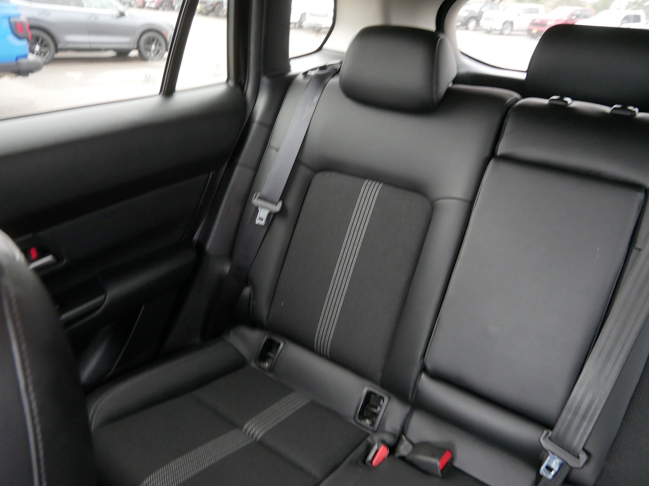 Used 2025 MAZDA CX-50 AWD 2.5 S w/ Preferred Package image 12