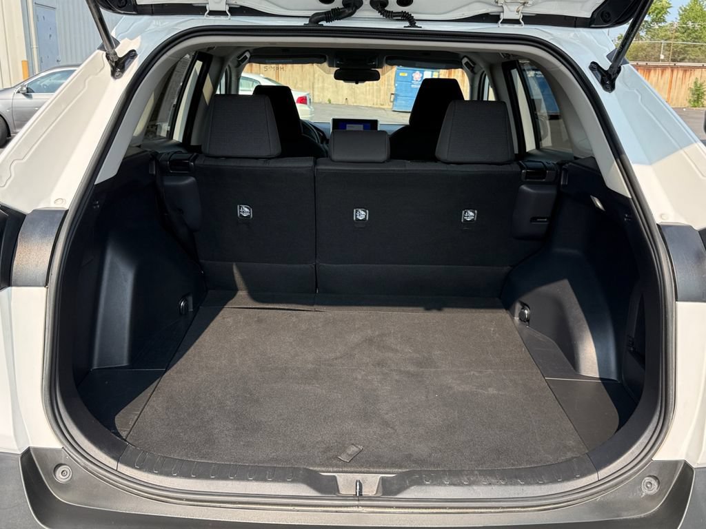 Used 2025 Toyota RAV4 LE AWD/4WD image 23