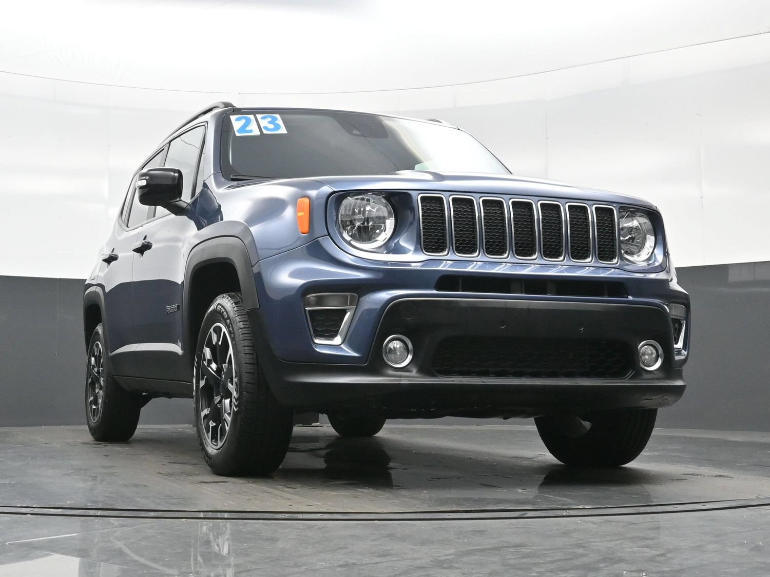 Used 2023 Jeep Renegade Latitude AWD/4WD image 33
