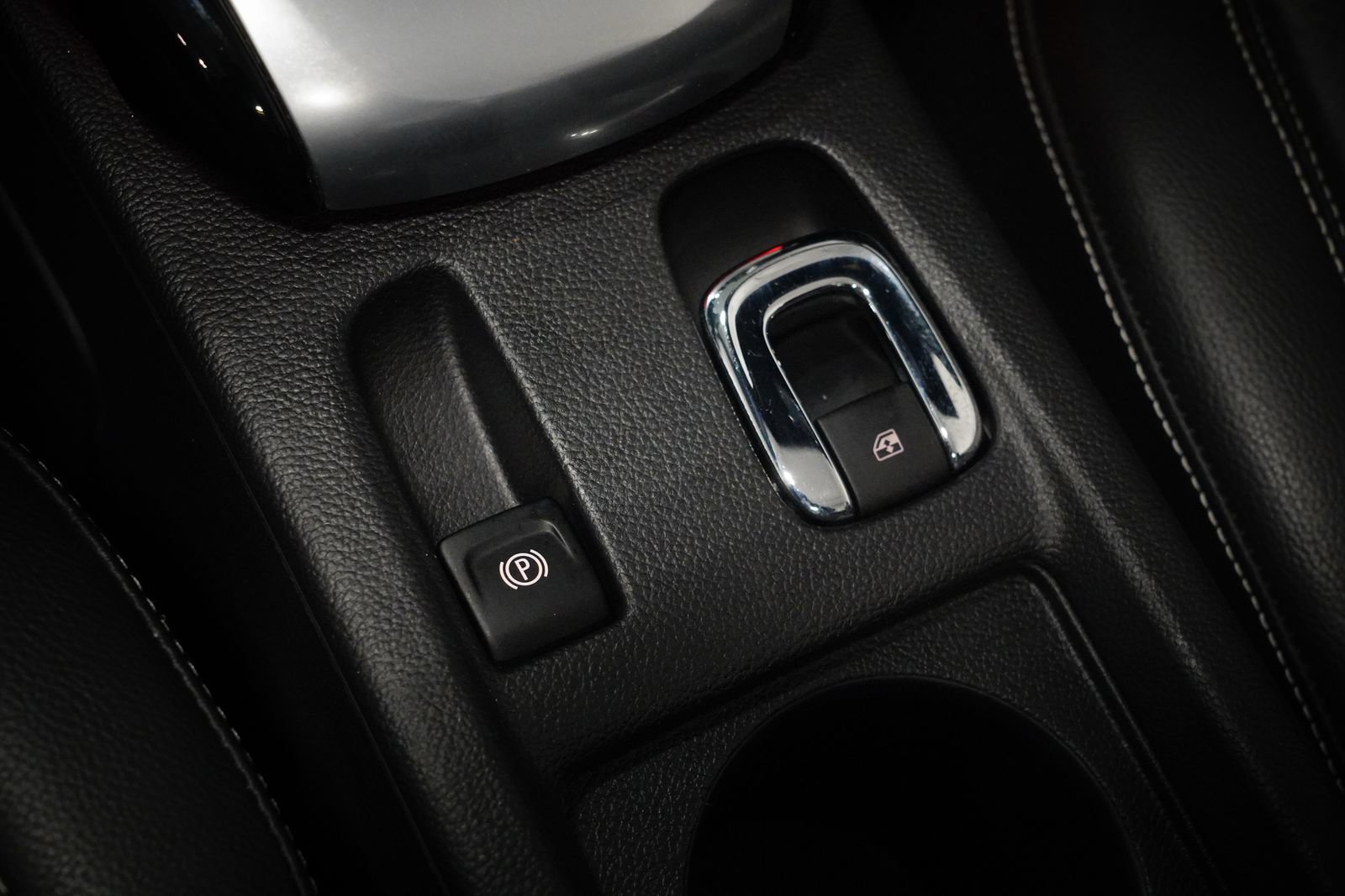 Used 2016 Buick Cascada Premium image 32