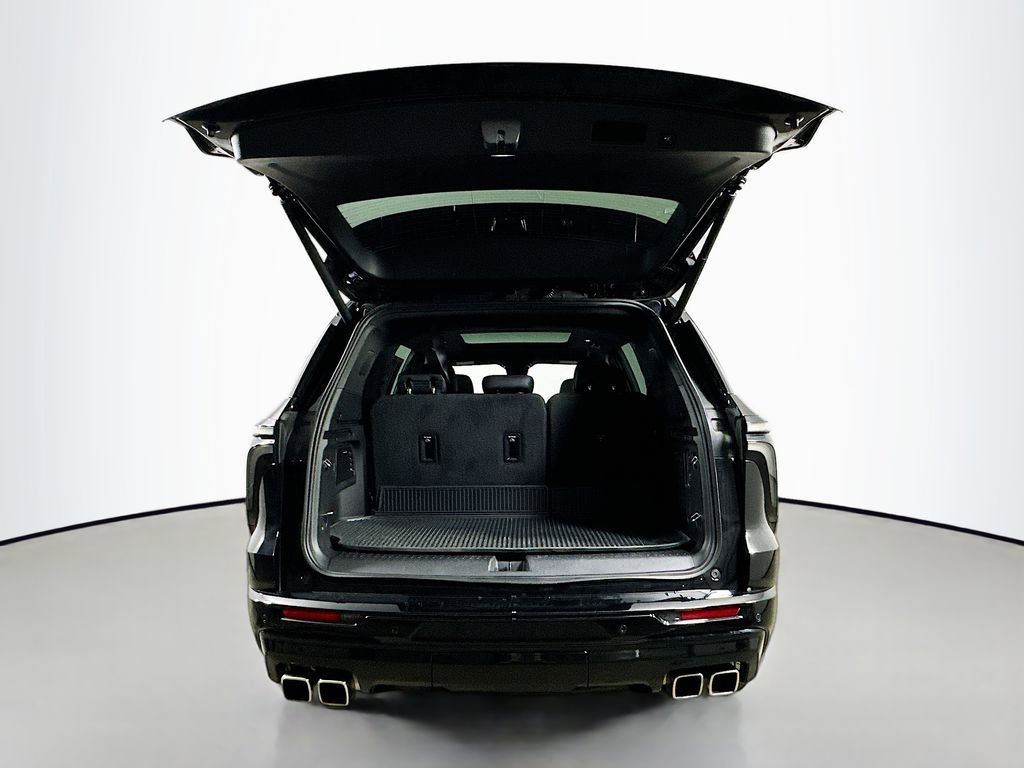 Used 2025 Chevrolet Traverse RS w/ LPO, Cargo Package image 38