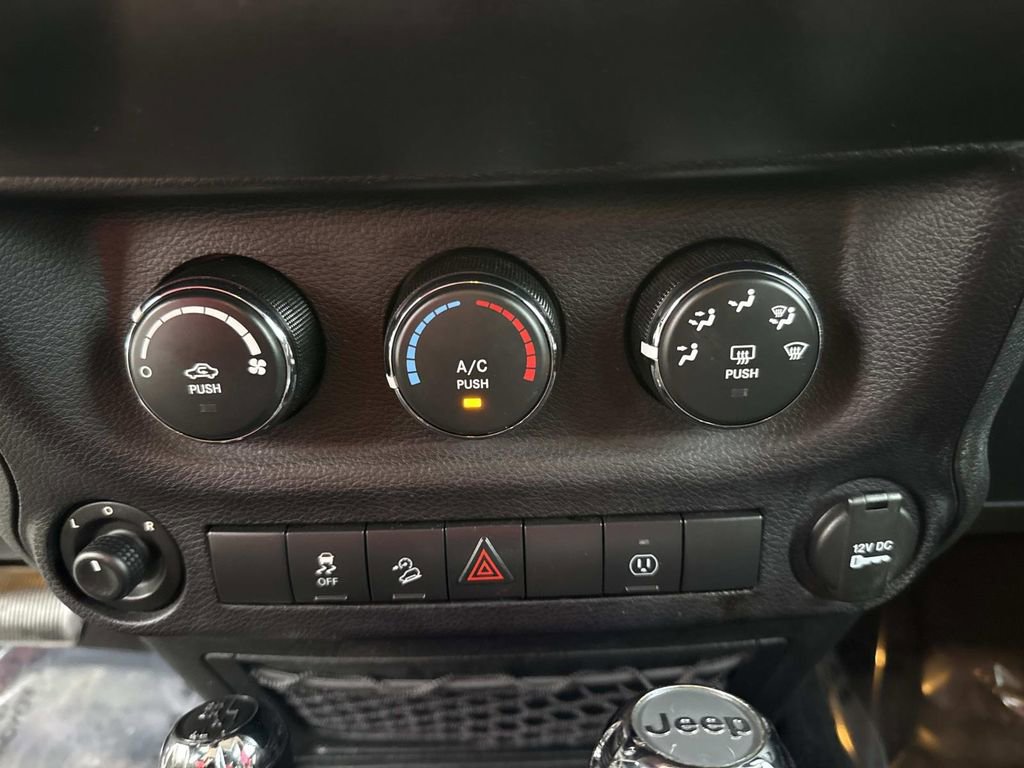 Used 2017 Jeep Wrangler Unlimited Sahara w/ Max Tow Package image 31