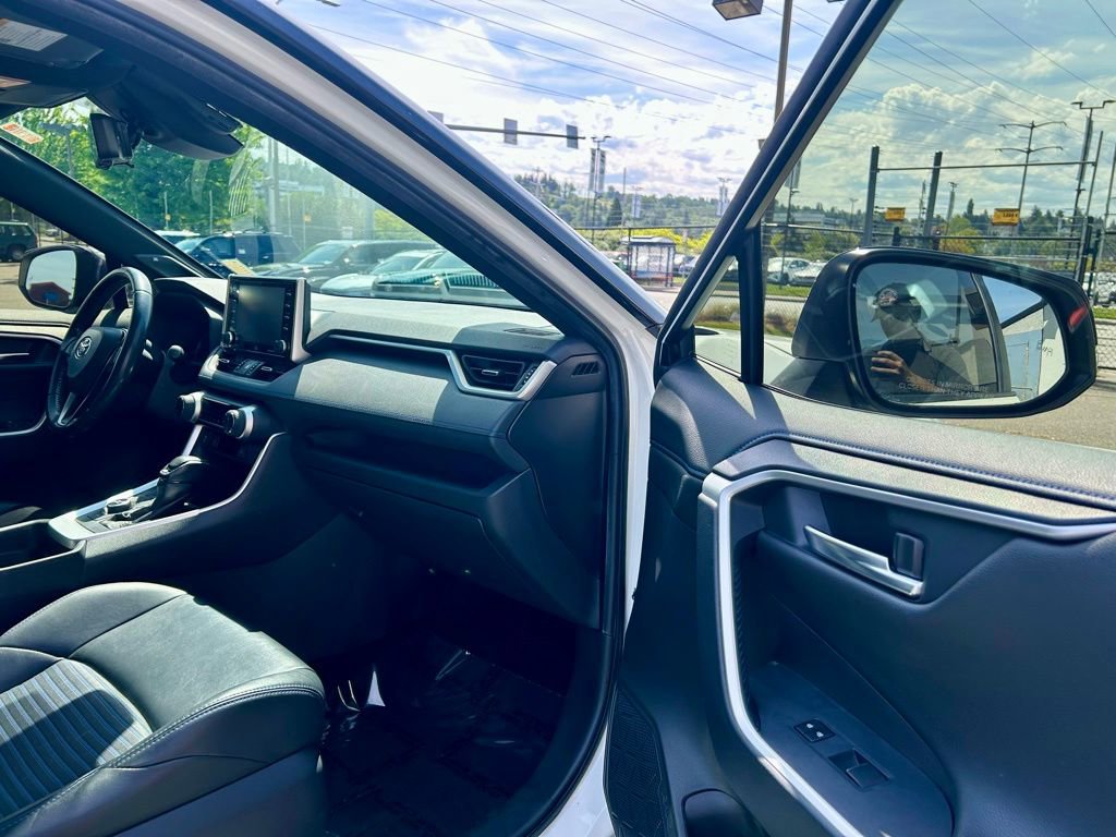 Used 2019 Toyota RAV4 XSE AWD/4WD image 15