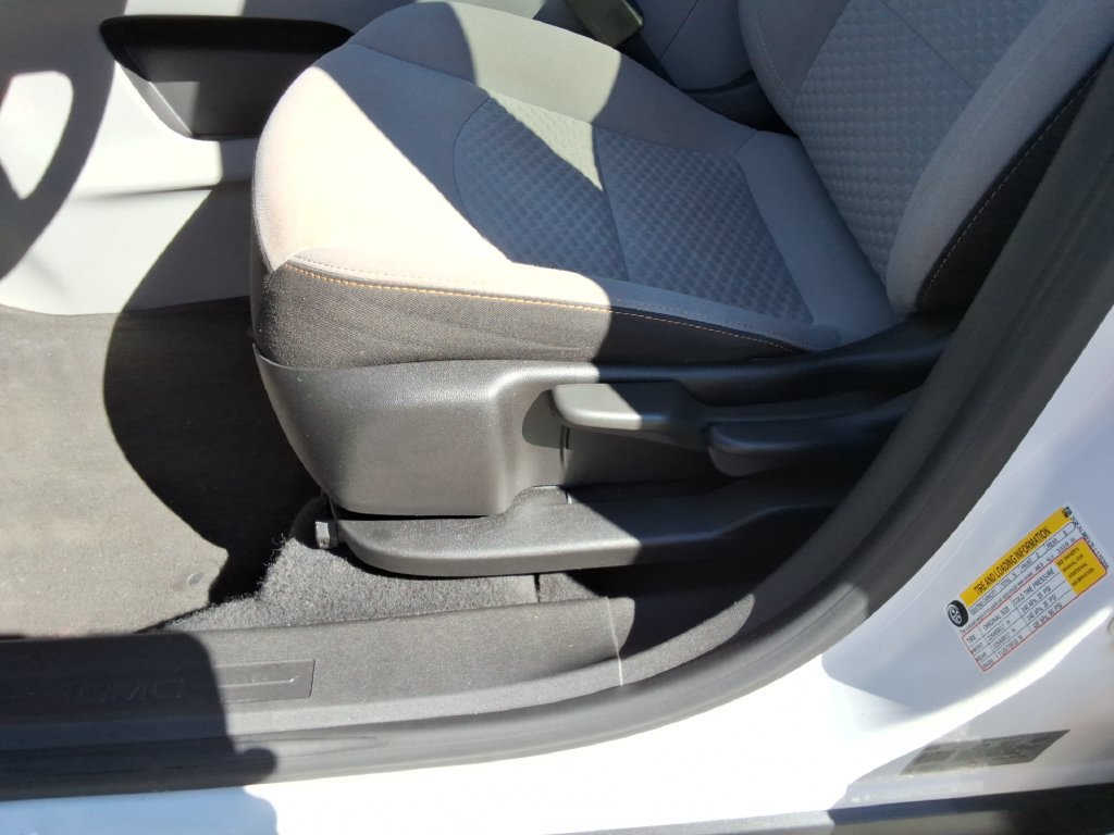 Used 2020 GMC Terrain SLE FWD image 24