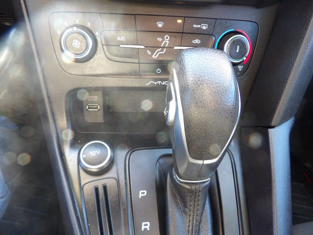 Used 2017 Ford Focus SE w/ Interior Protection Package image 12