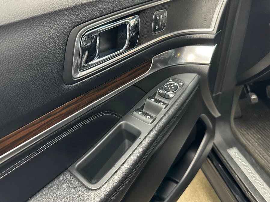 Used 2016 Ford Explorer Limited FWD image 17
