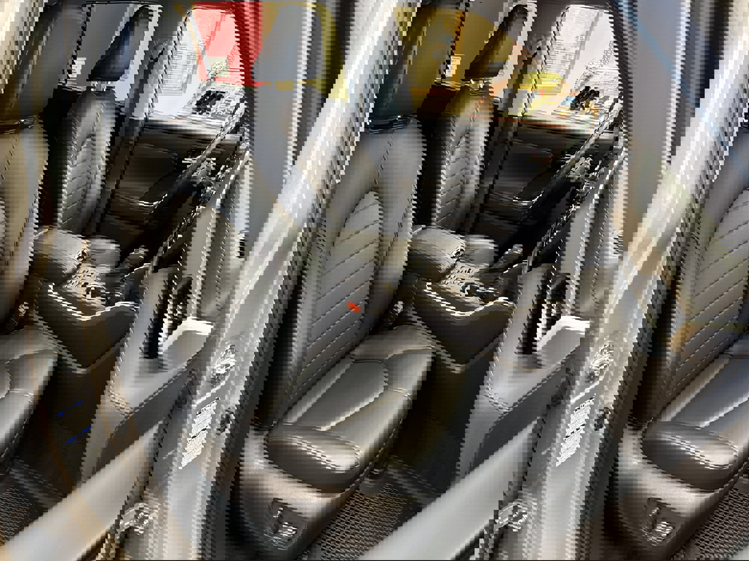 Used 2022 Toyota Highlander XLE image 18