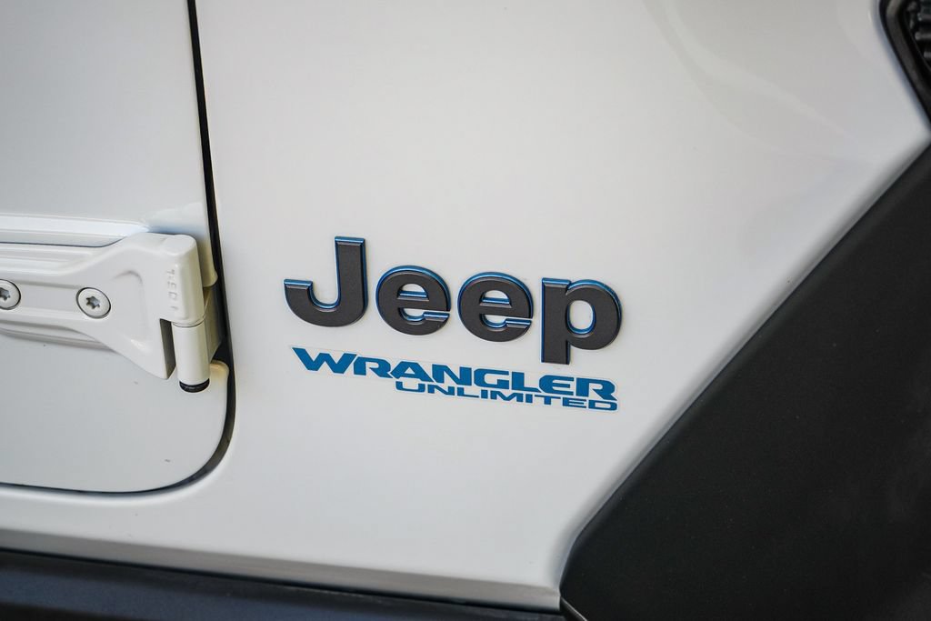 Used 2022 Jeep Wrangler Unlimited Rubicon 4xe w/ Cold Weather Group AWD/4WD image 9