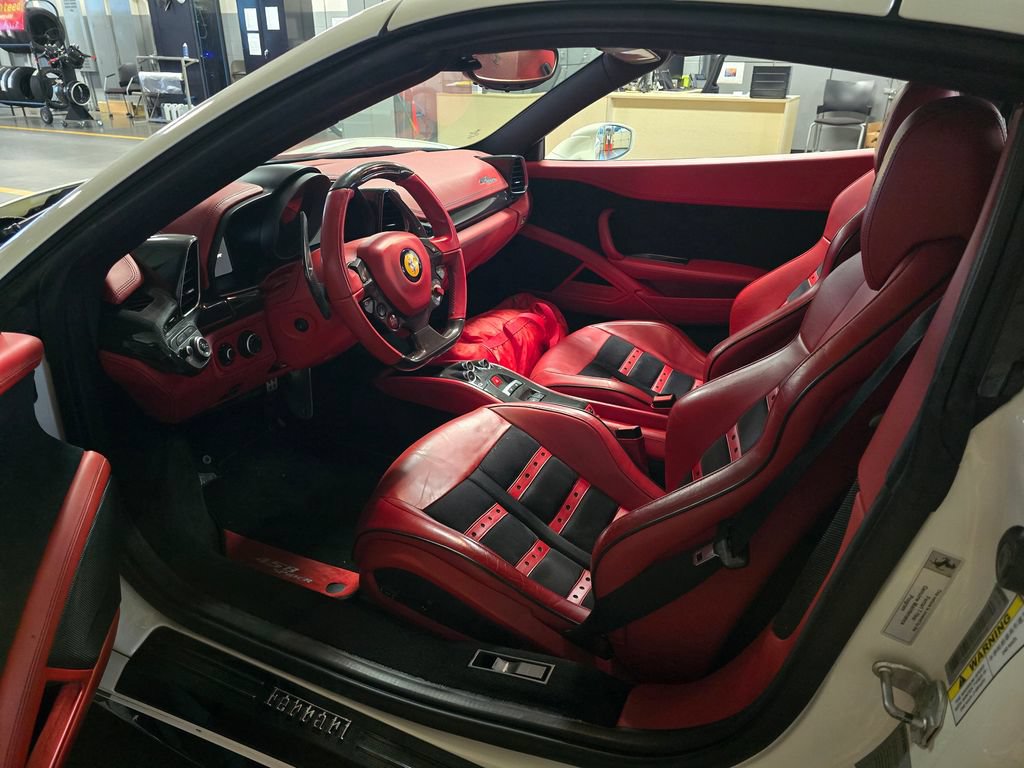 Used 2015 Ferrari 458 Spider RWD image 15