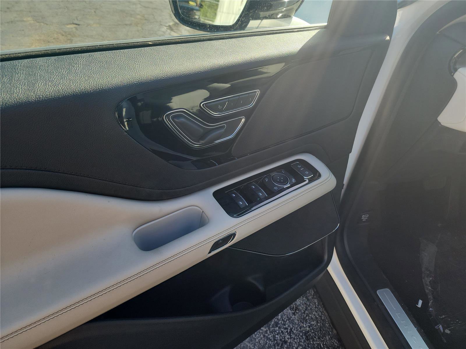 New 2026 Lincoln Aviator 2WD image 12