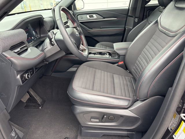 Used 2025 Ford Explorer ST-Line image 11