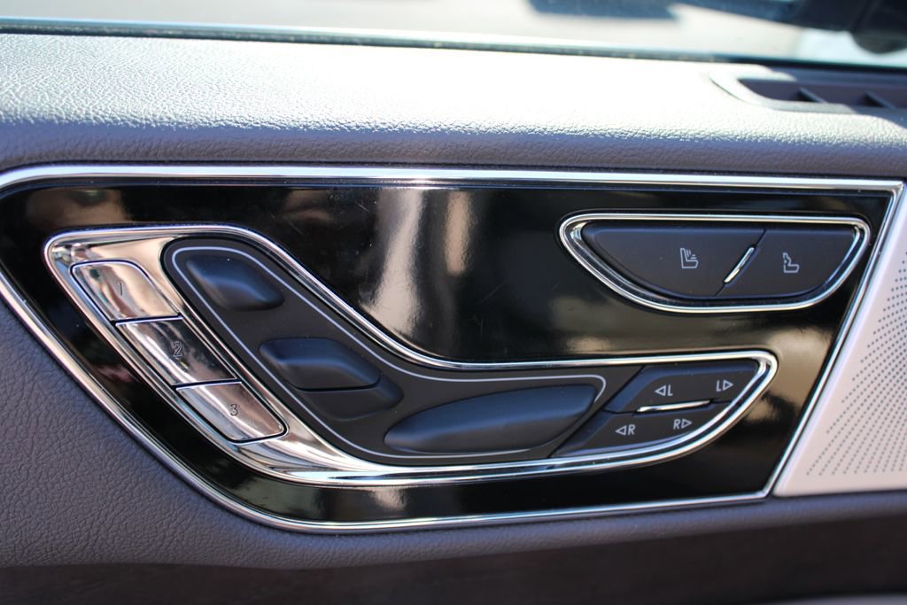 Used 2023 Lincoln Navigator Reserve image 18