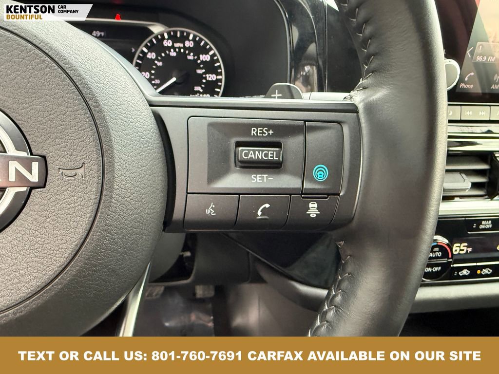 Used 2025 Nissan Pathfinder SV image 19