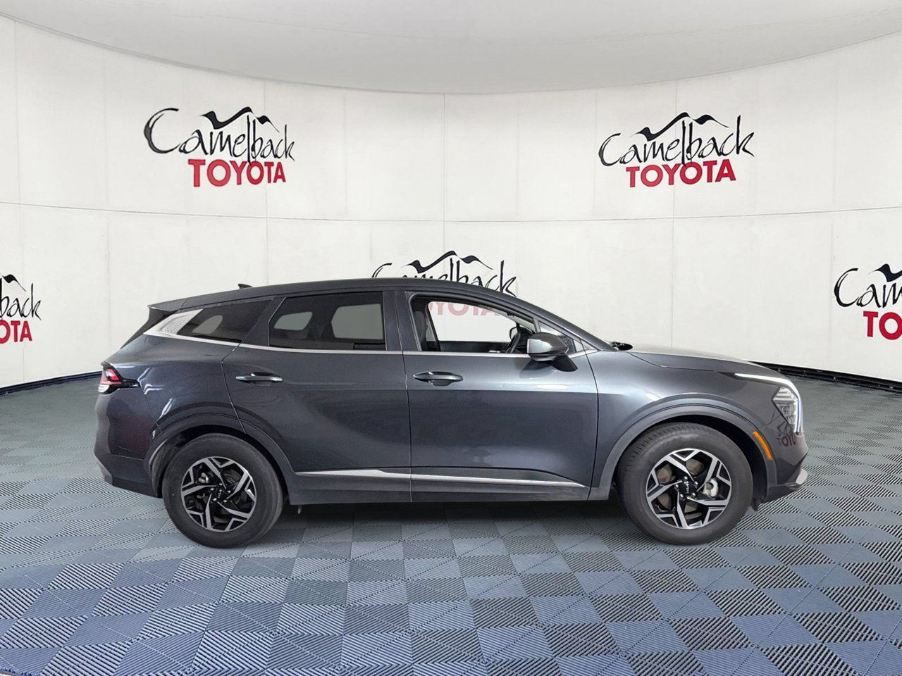 Used 2025 Kia Sportage LX FWD image 8