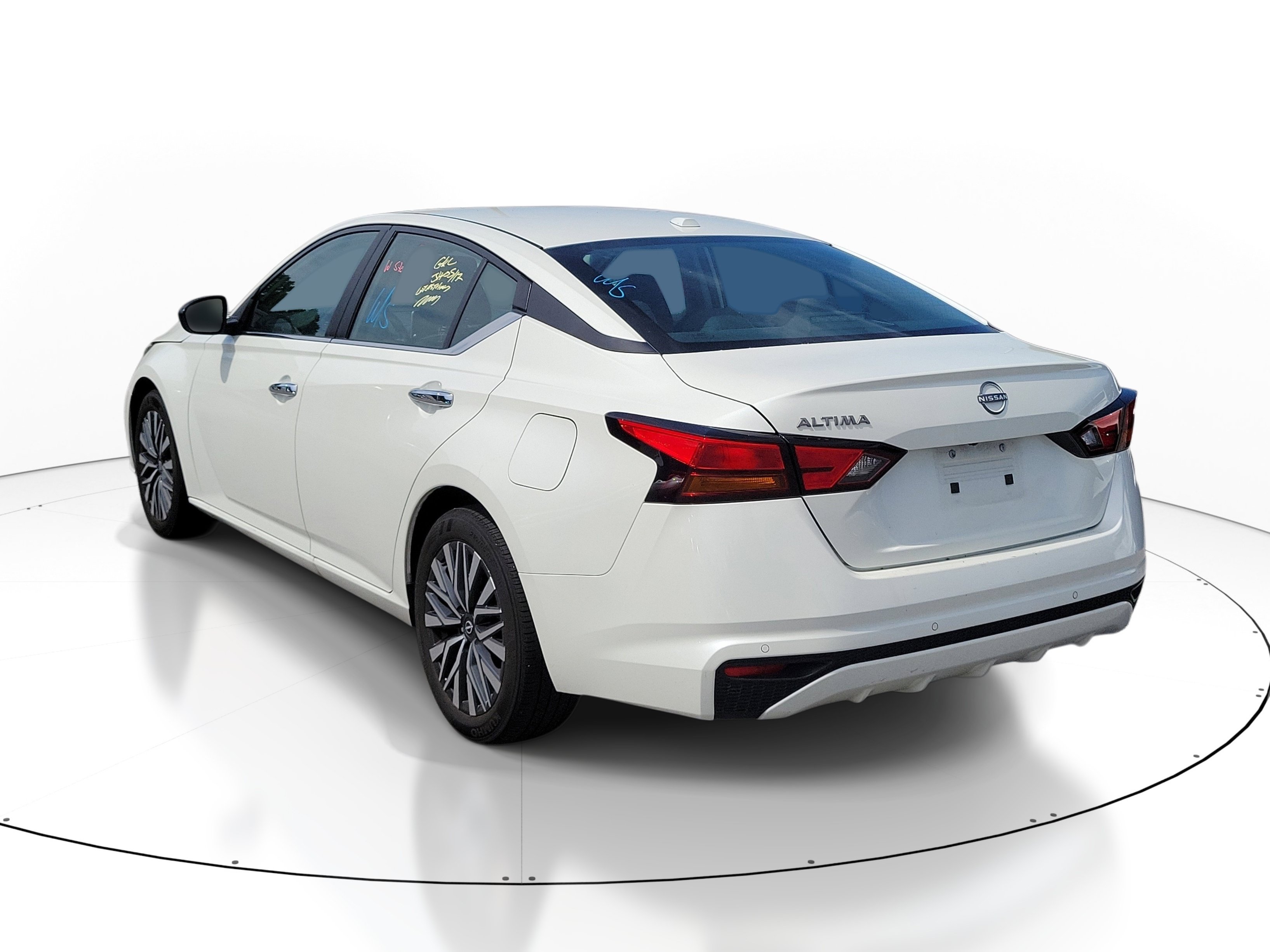 Used 2025 Nissan Altima 2.5 SV FWD image 4