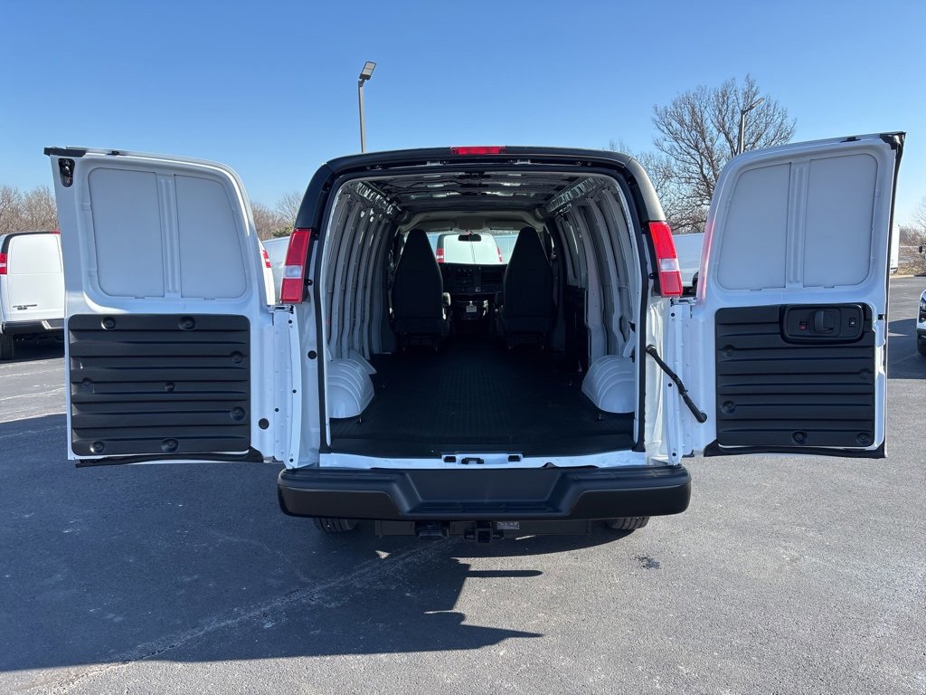 New 2025 Chevrolet Express 3500 Extended w/ Driver Convenience Package image 25
